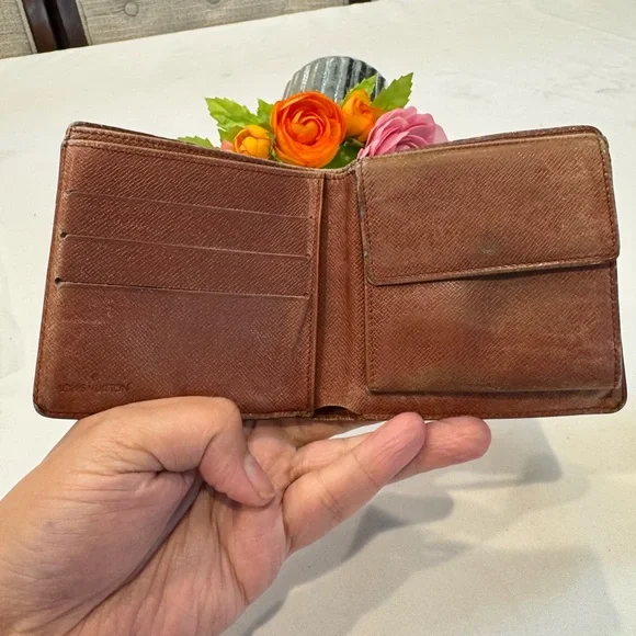 Authentic Louis Vuitton men’s wallet - Picture 6 of 12